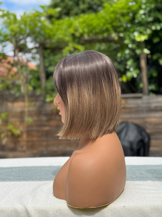 Perruque Synthétique Courte Bob Blonde Ombrée Avec Frange