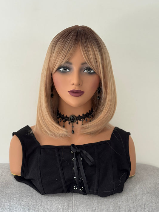Perruque Synthétique Blonde Carré Plongeant Avec Frange Rideaux