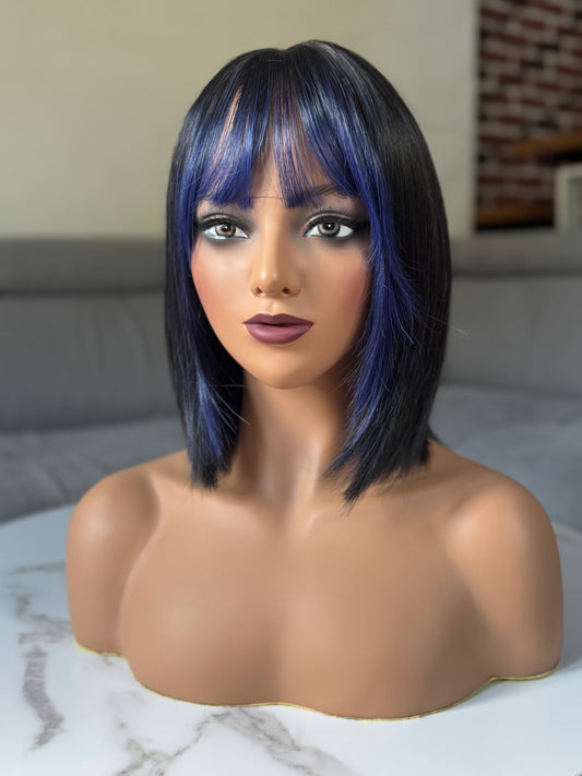 Perruque Synthétique Courte Bob Noire à Mèches Bleus Avec Frange