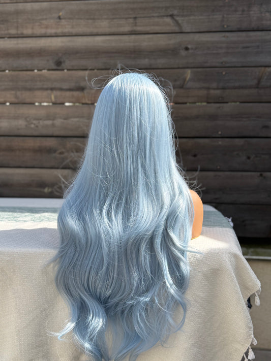 Perruque Synthétique Longue Lisse Bleue Claire Avec Frange