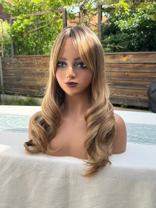 Perruque Synthétique Longue Blond Miel Stylée Avec Frange